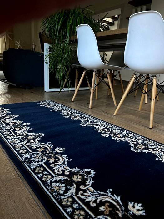 У нас большой ассортимент ковровых дорожек – в наличии и на заказ