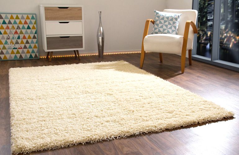 Бежевый ковер