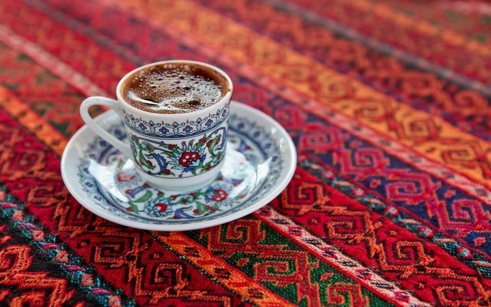 Очистка ковра от кофейного пятна