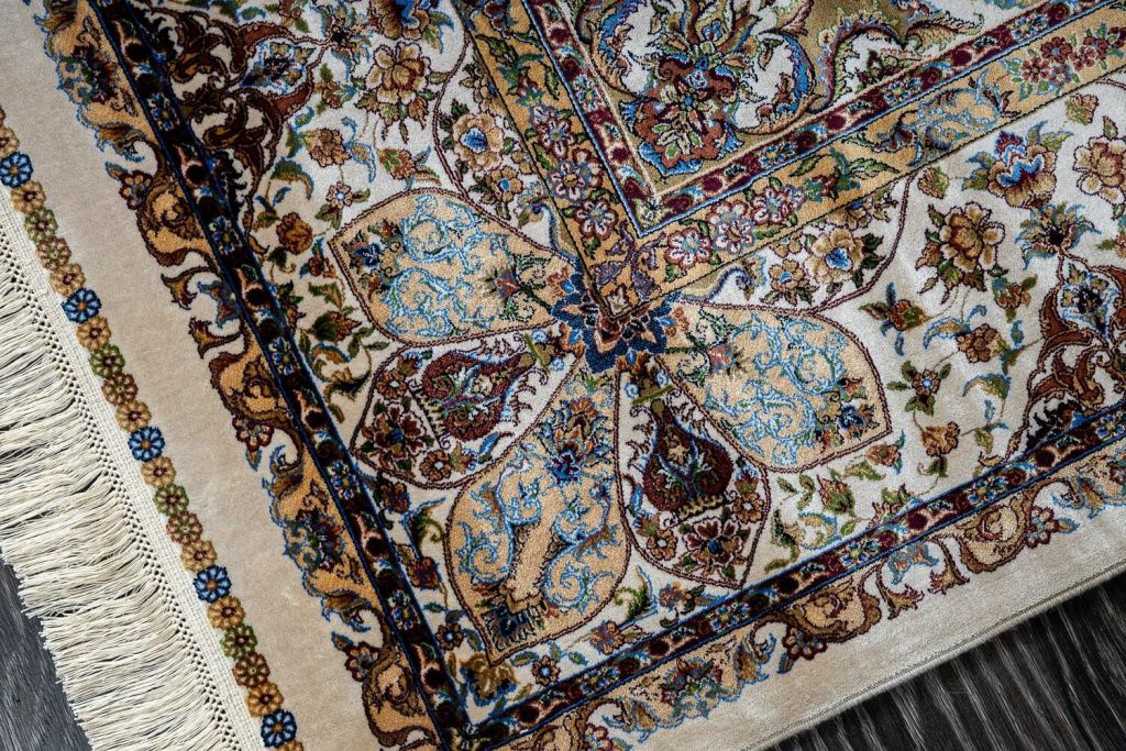 Шелковый ковер