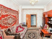Почему раньше вешали ковры на стену, фото