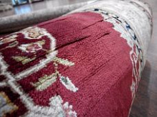 Как отличить шерстяной ковер от искусственного