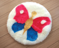 Ковер детский из овчины Бабочка круглый 